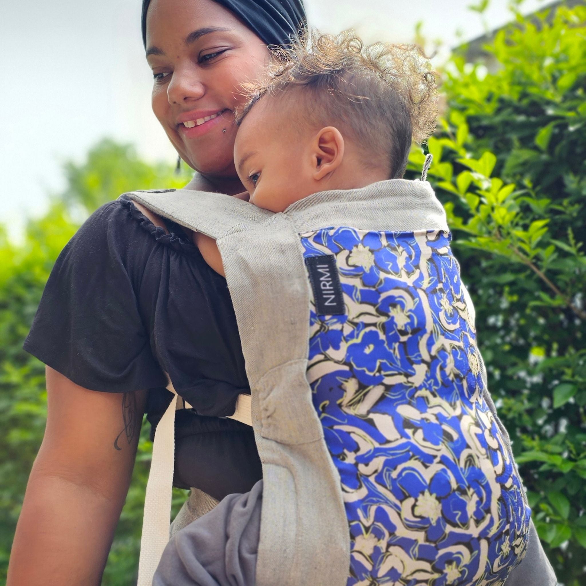 Baby carrier NIRMI Pure with patch "Blue Flowers" by Sabinna